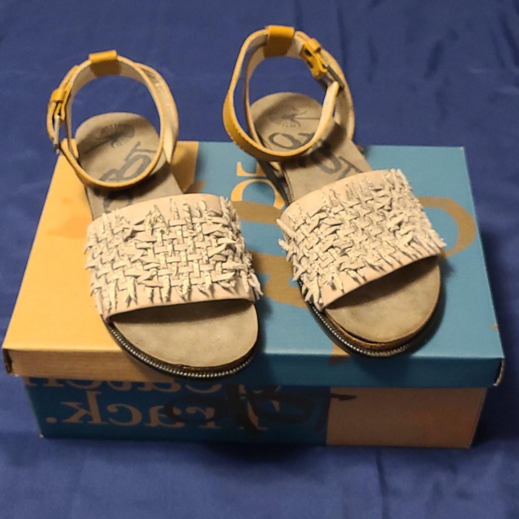 Voyage Sandals
